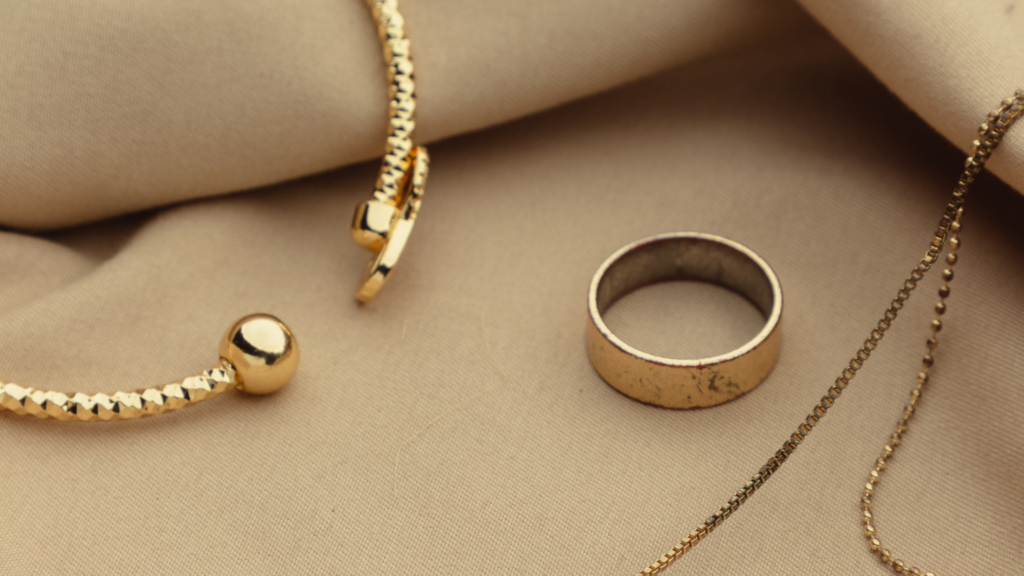 Is jewellery the only option for push gifts?